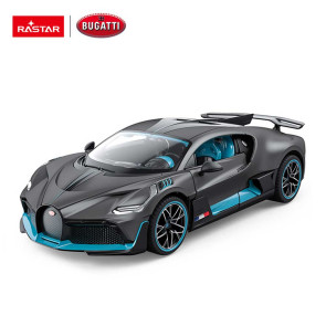 RASTAR Die cast Кола Bugatti Divo с отварящи се врати 1:24